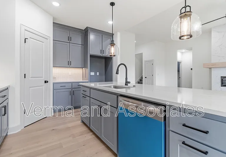 920 Trestle Ln — Photo 15