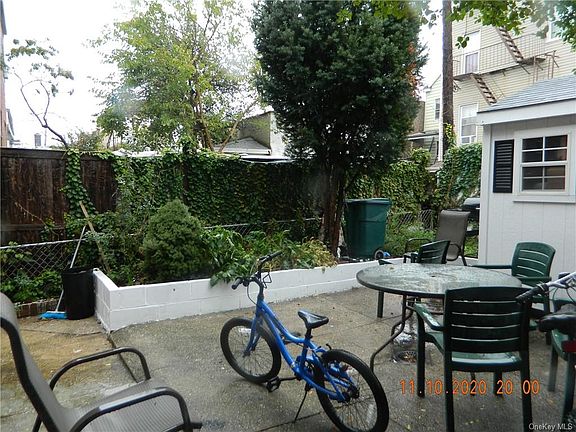 4th image of 2560 Bronxwood Ave