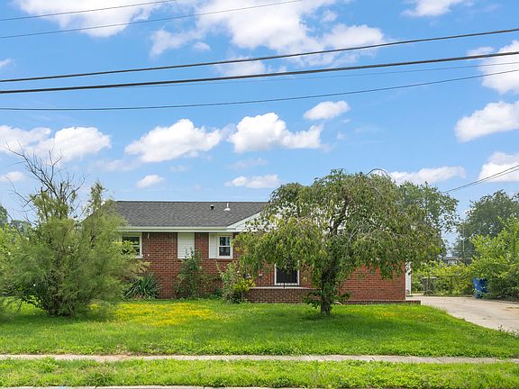 2nd image of 615 Fairmount Dr