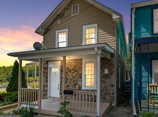 17 S Virginia Ave, Brunswick, MD 21716