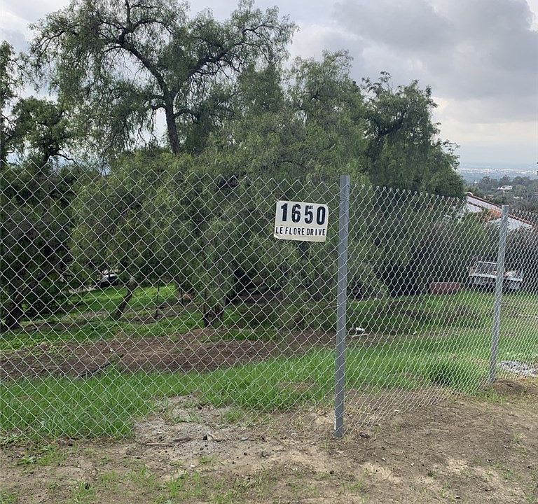 1st image of 1650 Le Flore Dr