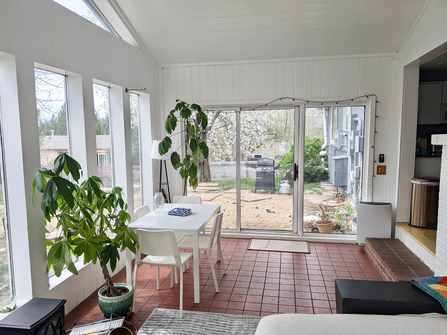 3 bed, 2100 sqft, $3,680 — Photo 2
