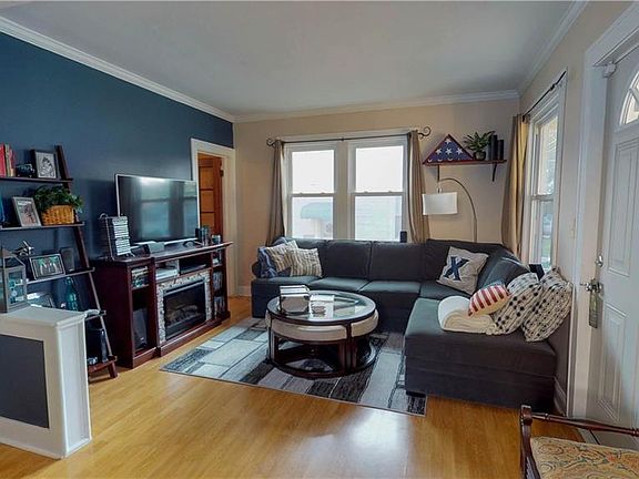 3rd image of 20957 Belvidere Ave