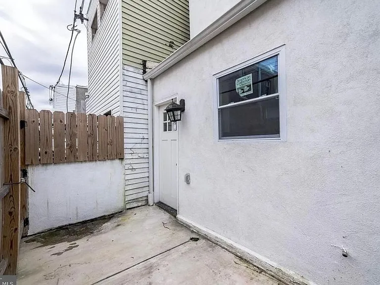 1825 McClellan St — Photo 16