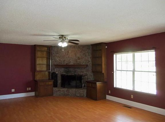 3rd image of 3619 Sunvalley Dr