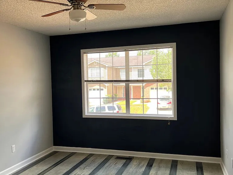 115 W Briar Dr — Photo 12