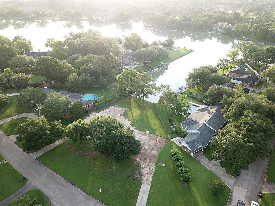 1st image of 311 Lombardy Dr
