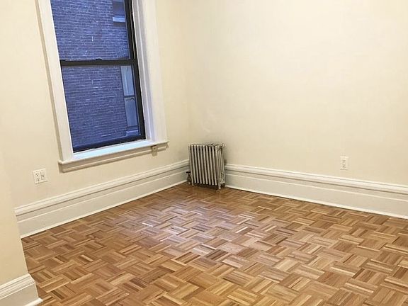 4th image of 216 W 99th St APT 8