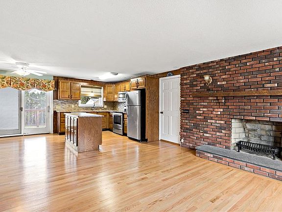 4th image of 5 Luther Ave