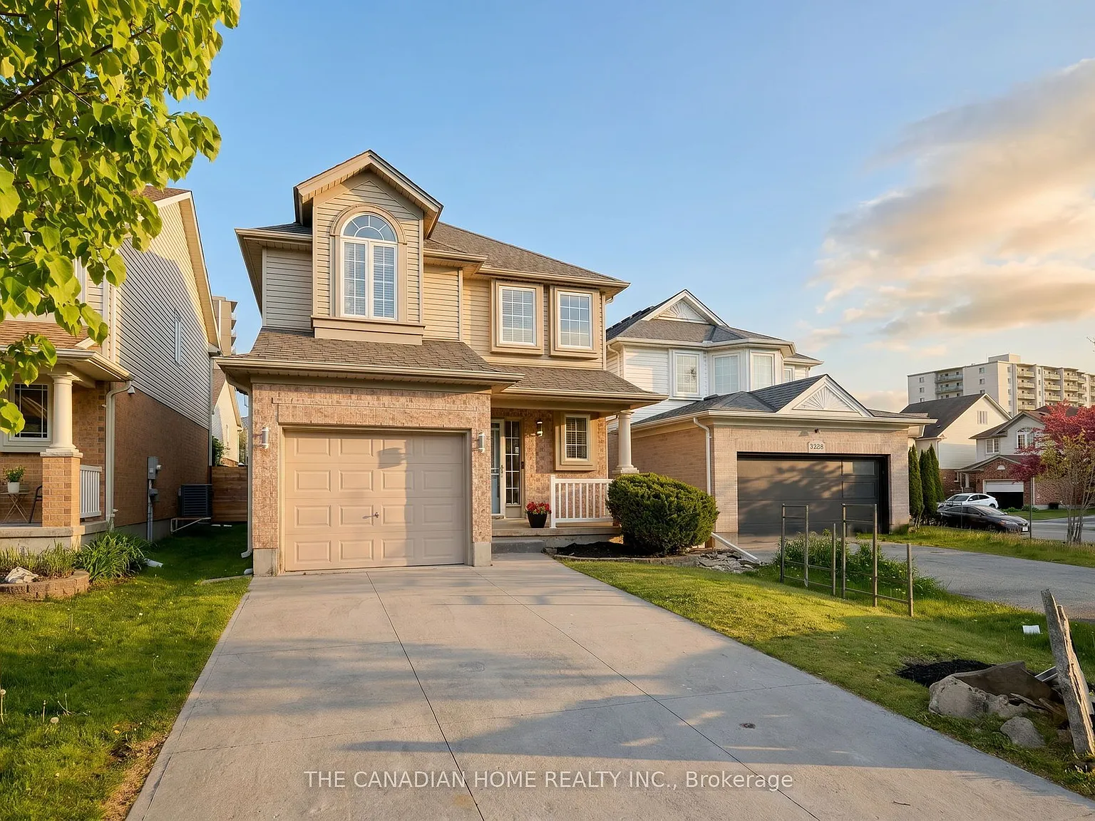 3 bed, $2,800 — Photo 2