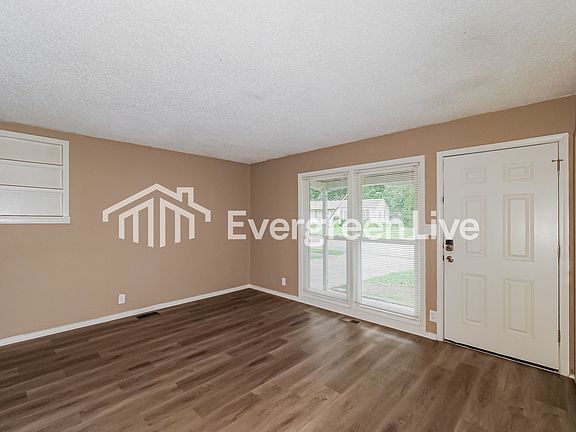 4th image of 8711 E 92nd Ter