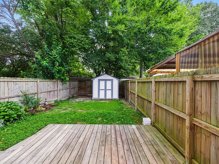 302 Seeman Ct — Photo 36