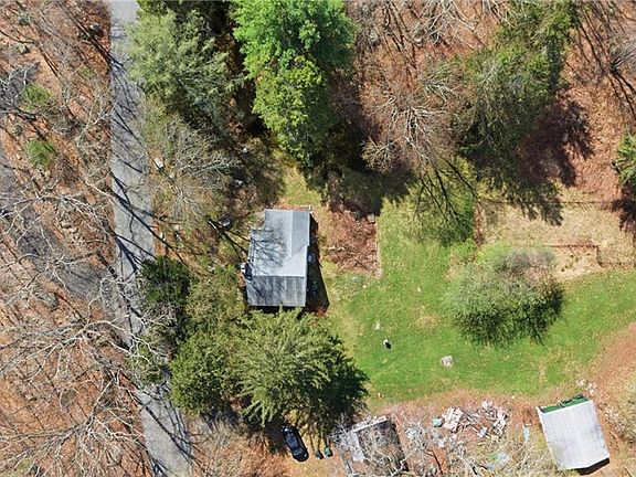 3rd image of 441 Franklin Rd