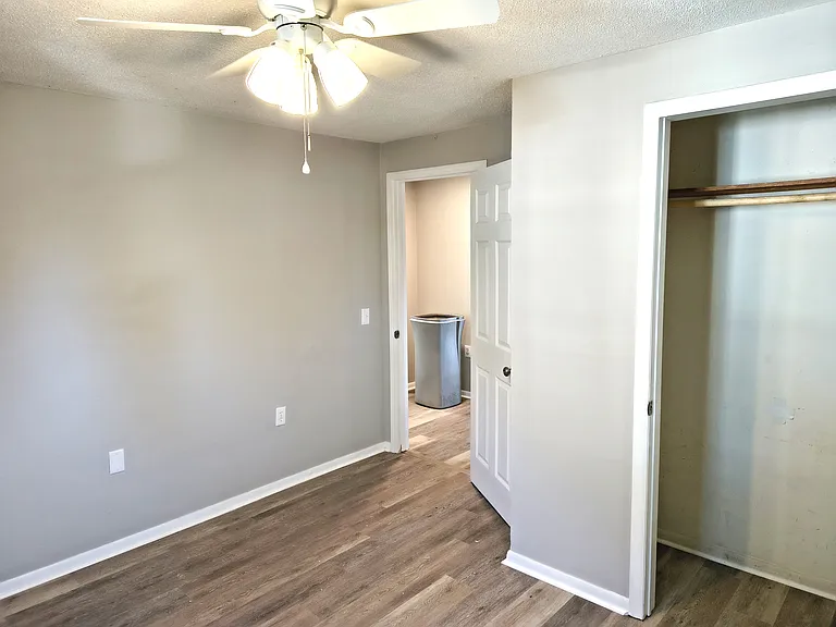 2220 Indiana Ave — Photo 10