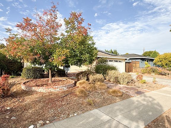 3rd image of 5095 Country Ln