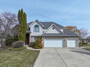 6476 Stonebrook Ln, Flushing, MI
