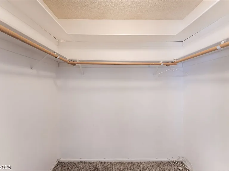 4268 Hampshire Cir — Photo 15