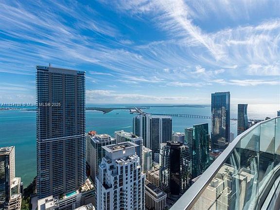 2nd image of 1000 Brickell Plz #3204