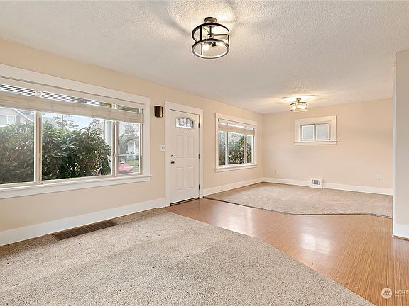 3rd image of 2335 S Hosmer Street