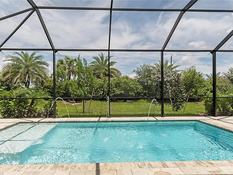 14586 Tropical Dr — Photo 20
