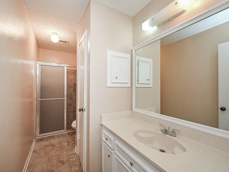 7918 Chancel Dr — Photo 22