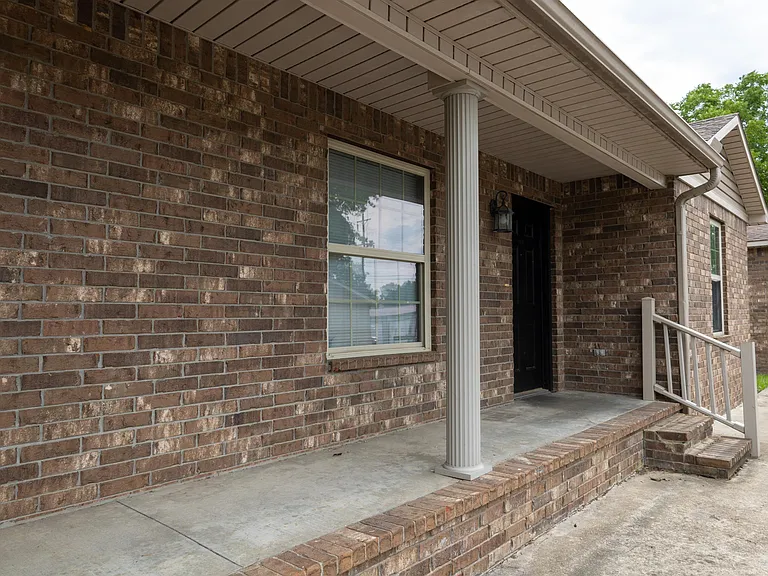 402 N Main St #B — Photo 8