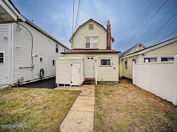 4th image of 311 Ocean Park Avenue