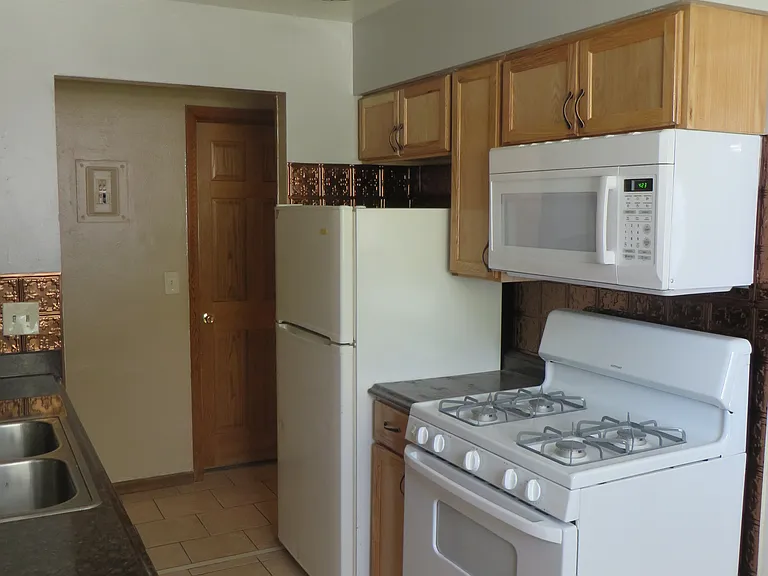 1823 Ulysses St NE #9 — Photo 2