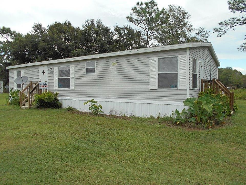 COUNTRY SETTING! WATER, GARBAGE & MOWING INCLUDED!