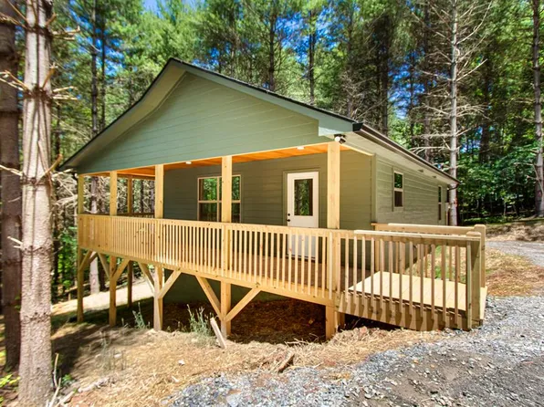 7 Lakeside Estates Dr, Hayesville, NC 28904