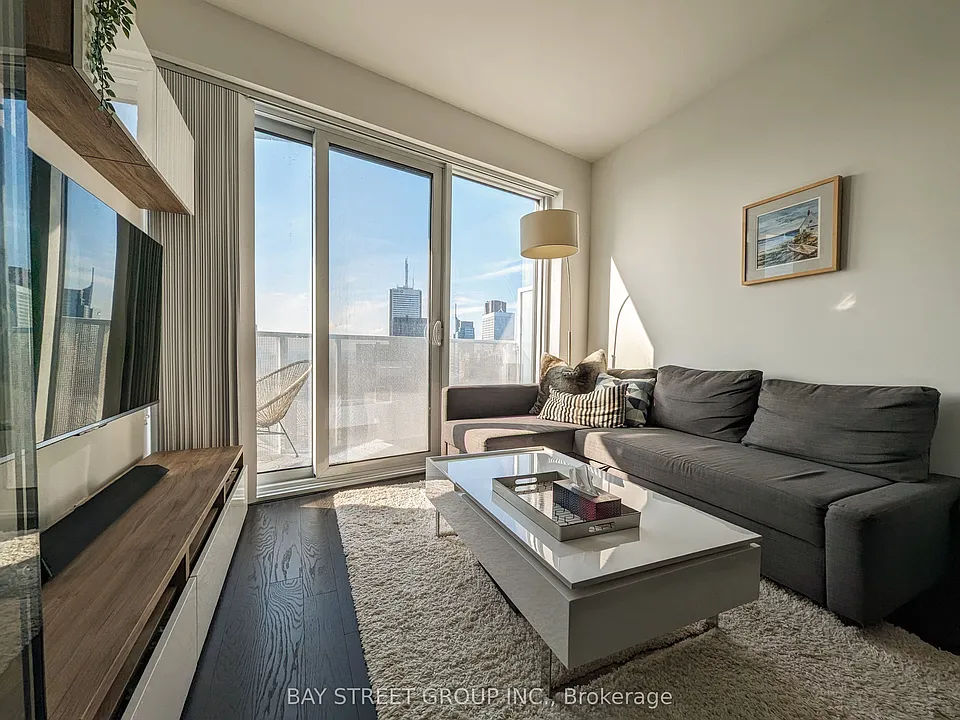 100 Harbour St #6103