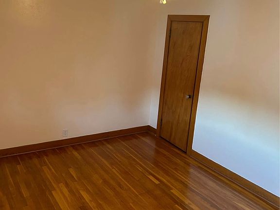 5th image of 457 W Main St #R