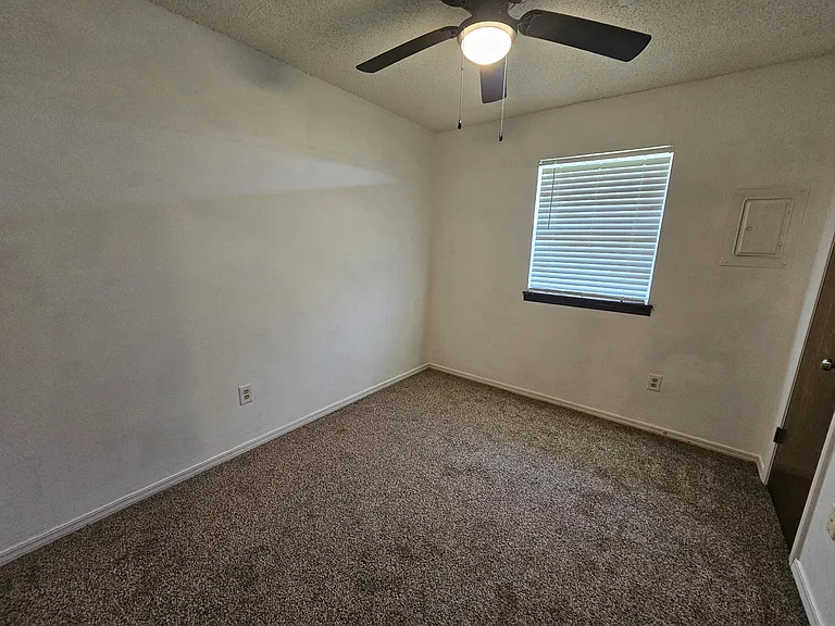 3202 SE Footman Ln — Photo 5
