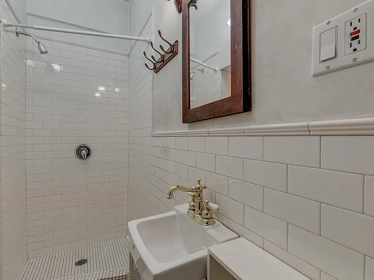 105 E 15th St #6 — Photo 15