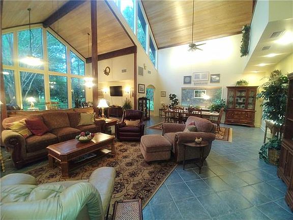 5th image of 1407 Founders Dr