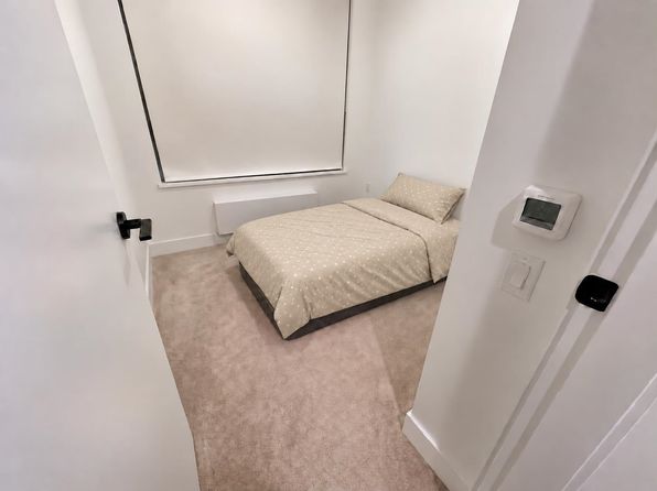 2 bedroom rental in Burnaby — photo 2