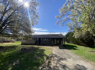 168 Reynolds Dr, Rossville, GA 30741