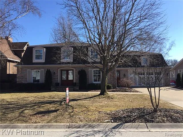 2924 Woodstock Cir photo 1