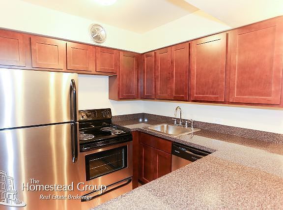 3rd image of 1220 Lasalle St #Four