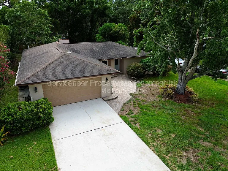 423 Whispering Oaks Ct — Photo 45