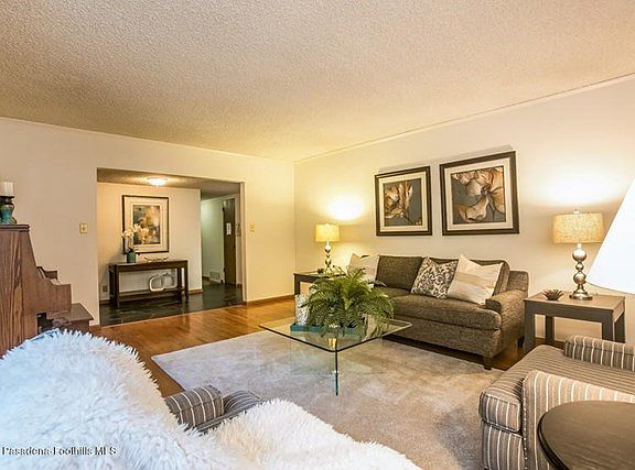 006-Living_Room-5161214-small