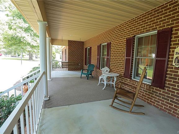 5th image of 13805 Thornhill Ct
