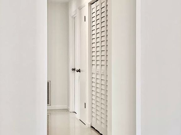5th image of 646 Wall St