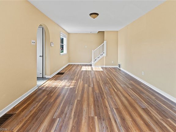 4th image of 3625 Brightway St