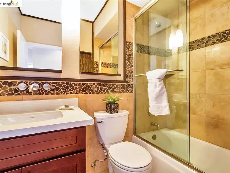 4724 Cove Ln — Photo 22