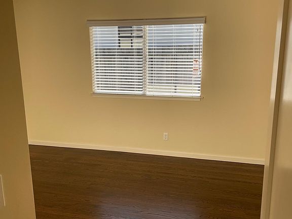 2nd image of 3841 Elston Dr