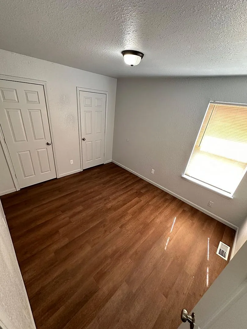 7037 Indiana Ave - 3 Bedroom 1.5 Bathroom — Photo 4