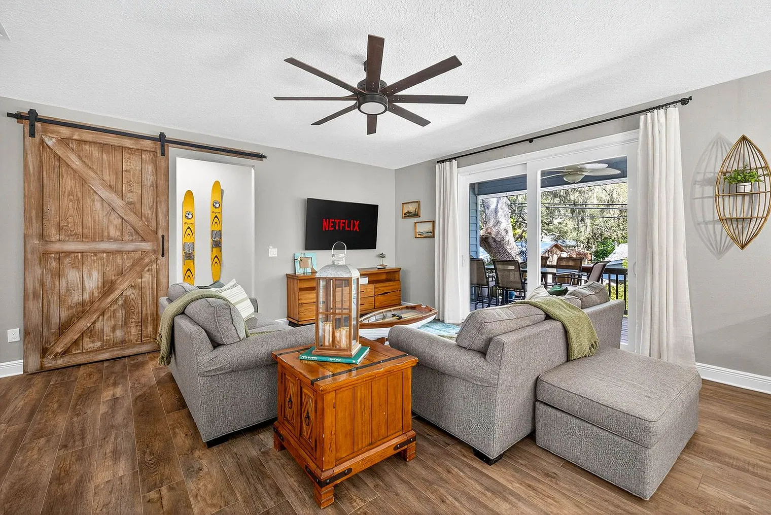 3 bed, 2.0 bath, 1840 sqft, $6,915 — Photo 2
