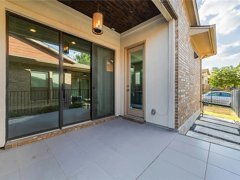 309 W Jeffrey David Ln — Photo 21