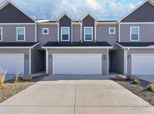 4306 Spruce Creek Dr, Cedar Falls, IA